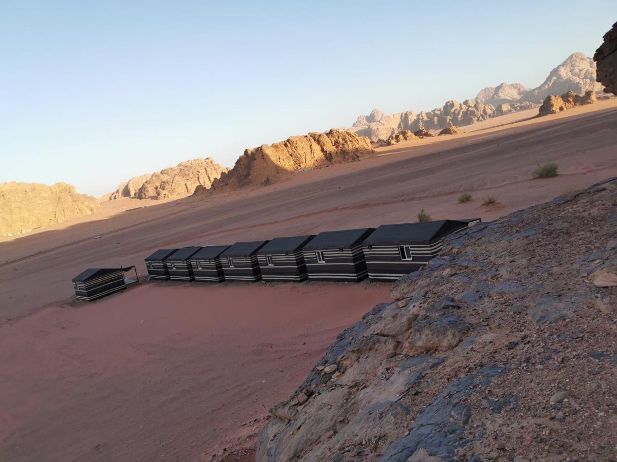 Rum Titanic Wadi Rum Exterior foto
